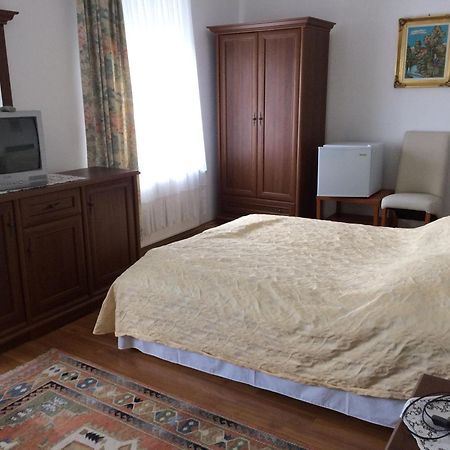 Villa Rubin Panzio ハイデゥソボスロー エクステリア 写真